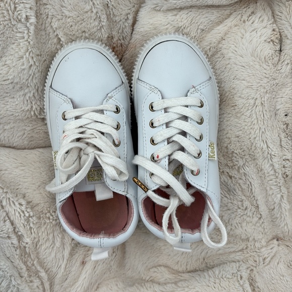 Kids White Sneakers - Picture 2 of 3